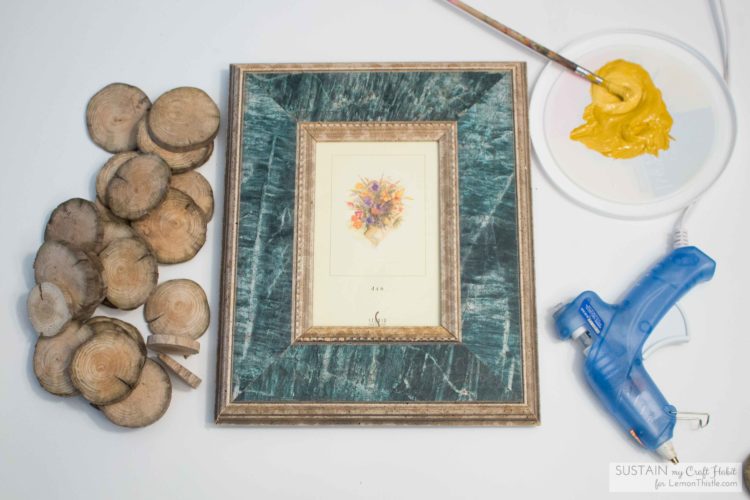 DIY Upcycled Wood Round Photo Frame