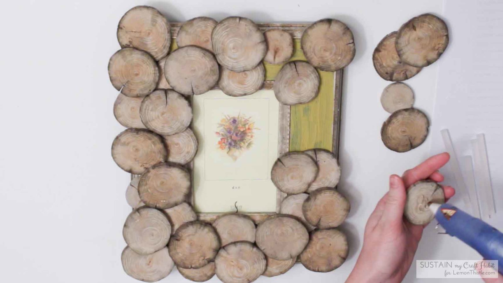 DIY Upcycled Wood Round Photo Frame Lemon Thistle