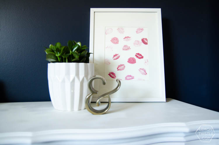 DIY Kisses Art- so cute for valentine's day or a girly apartment!