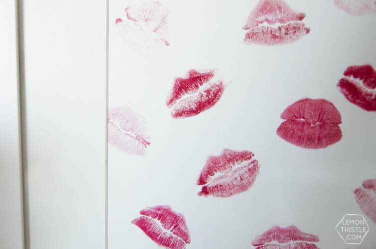 DIY Kisses Art- so cute for valentine's day or a girly apartment!