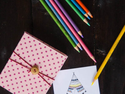 DIY Mini Colouring Sheet Kit- so fun to take along in your purse or on trips!