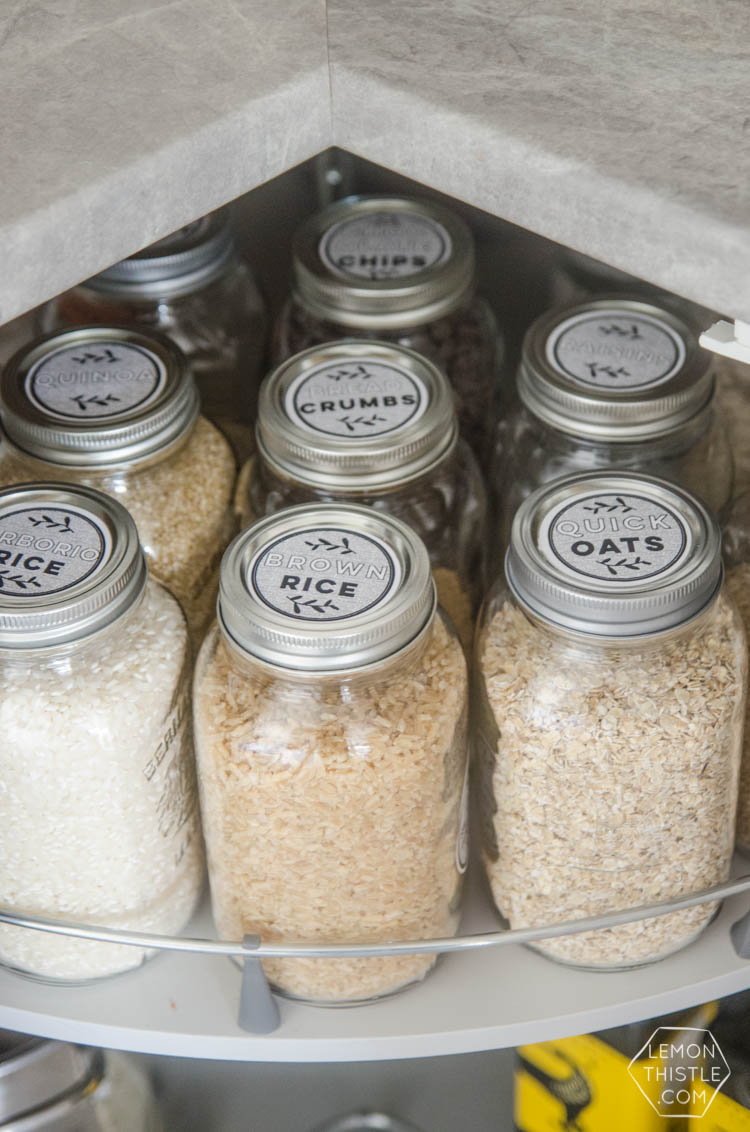 I love these black and white free printable pantry labels! They're so modern compared to most