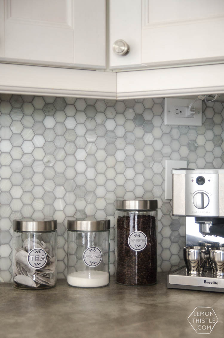 I love these black and white free printable pantry labels! They're so modern compared to most
