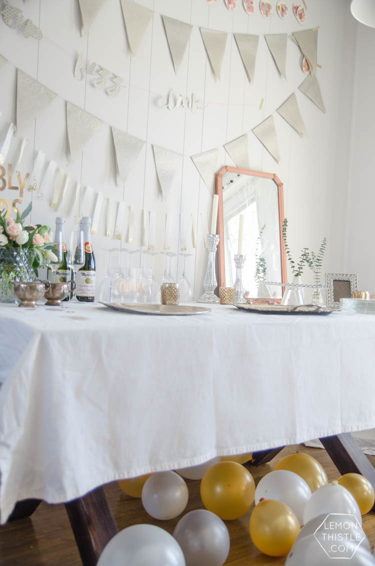 A Champagne Birthday Party! Such a fun theme and I love how simple it is to decorate with these DIYs
