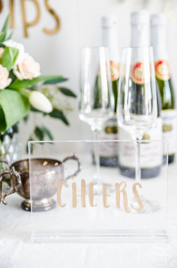 A Champagne Birthday Party! Such a fun theme and I love how simple it is to decorate with these DIYs