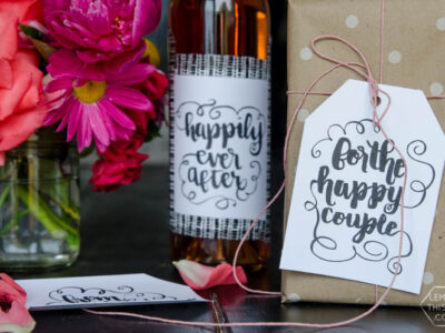 Free printable wedding tags- I love the black and white brush lettering! So pretty