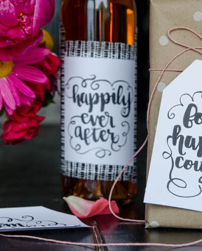Free printable wedding tags- I love the black and white brush lettering! So pretty