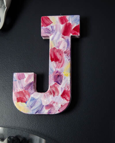 DIY Brushstroke painting- I love the look of this! After watching the video of her doing it I feel like it's totally do-able