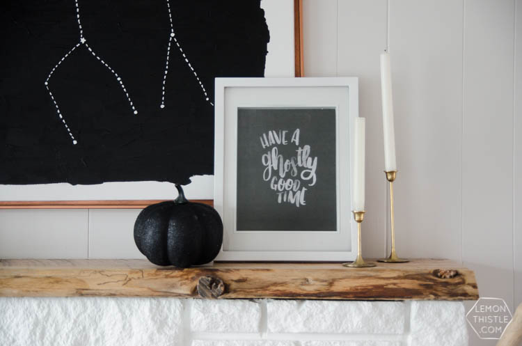 Free Halloween Printable- I love this ghostly hand lettering! Perfect for classy Halloween decorating