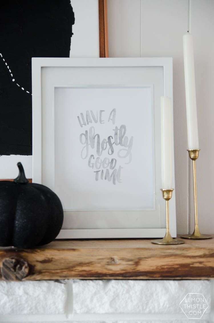 Free Halloween Printable- I love this ghostly hand lettering! Perfect for classy Halloween decorating