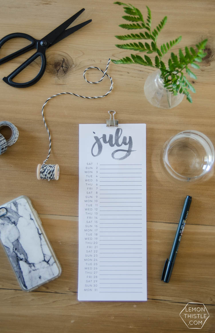 2017 Printable Calendars- Hand lettered script- so minimal and modern! Love how simple they are.