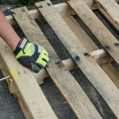 DIY Hexagon Side Table- I can't believe this is made out of pallet wood! SO nice for an afternoon build.