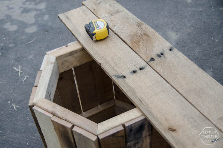 DIY Hexagon Side Table- I can't believe this is made out of pallet wood! SO nice for an afternoon build.