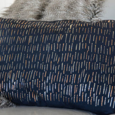DIY No Sew Metallic Foil Throw Pillow- this is so shiny good! I can't believe it's washable.