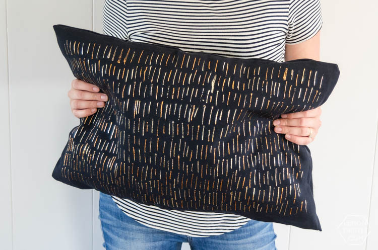 DIY No Sew Metallic Foil Throw Pillow- this is so shiny good! I can't believe it's washable. 