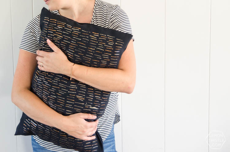 DIY No Sew Metallic Foil Throw Pillow- this is so shiny good! I can't believe it's washable. 