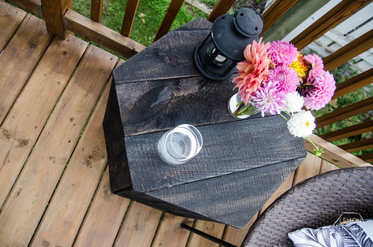 DIY Hexagon Side Table- I can't believe this is made out of pallet wood! SO nice for an afternoon build.
