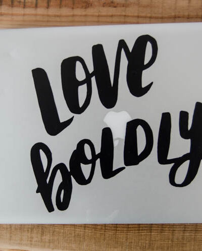 Love this idea! Vinyl transfer for a laptop decal