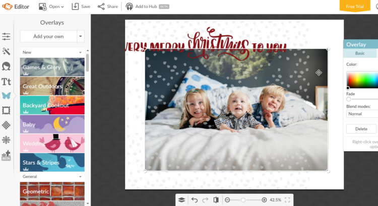 I LOVE these holiday cards! The handlettering and snow are the perfect Christmas card design- I can't believe they're a free download!