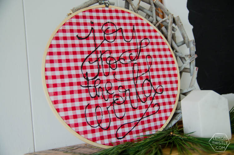 DIY foiled holiday decor... I love this checkered embroidery hoop! Such a nice pop of plaid for Christmas