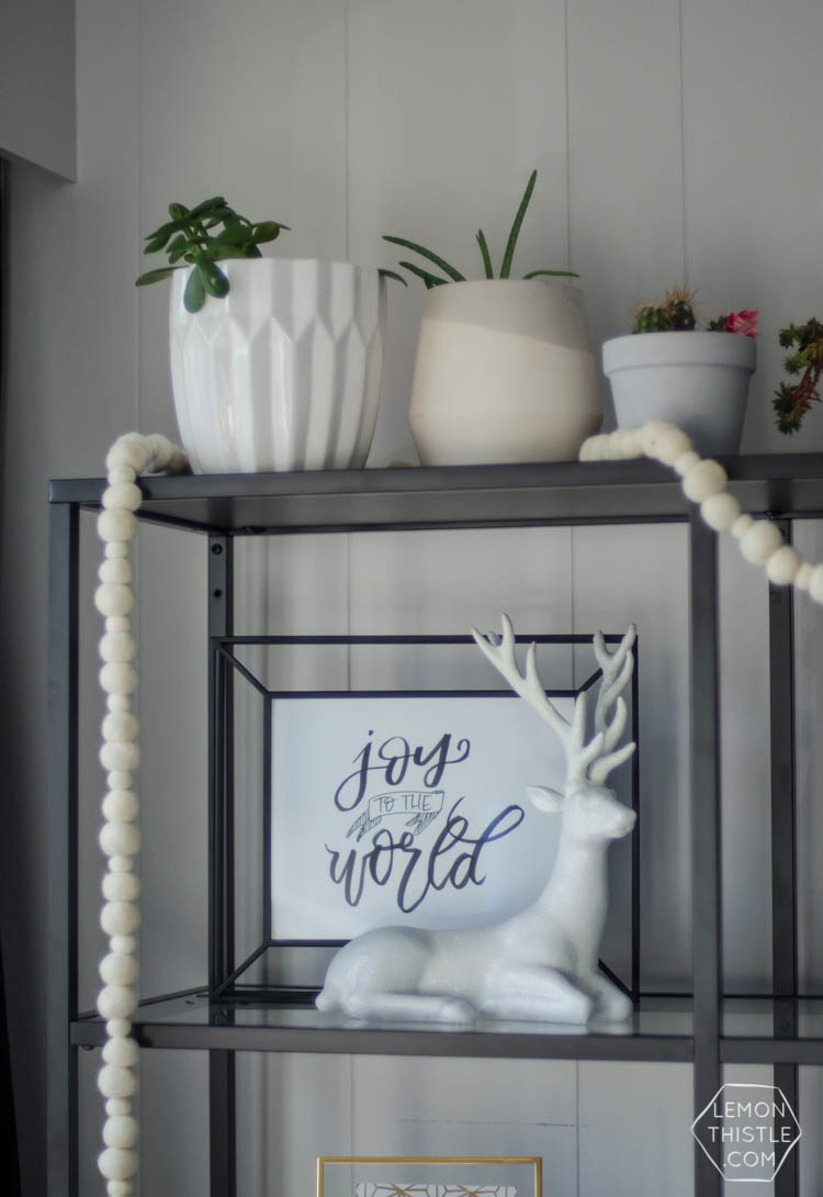 Canadian Christmas Home Tour- I love the black, white and fresh greenery in this holiday style! 