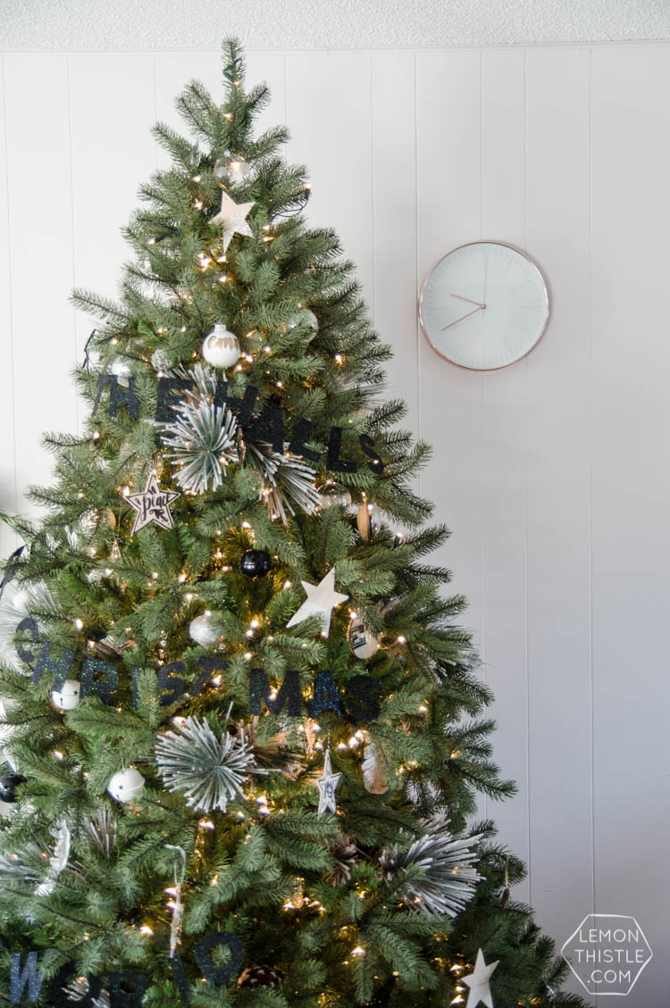 Canadian Christmas Home Tour- I love the black, white and fresh greenery in this holiday style! 