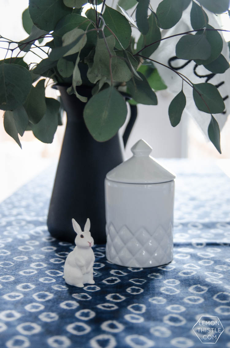 Simple, neutral spring home tour- spring 'decor' I could actually pull off!