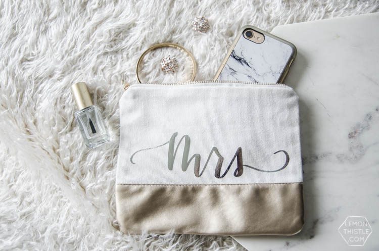 Handlettered pouches with FOIL transfer (foil on fabric!?) with free template for 'mrs'