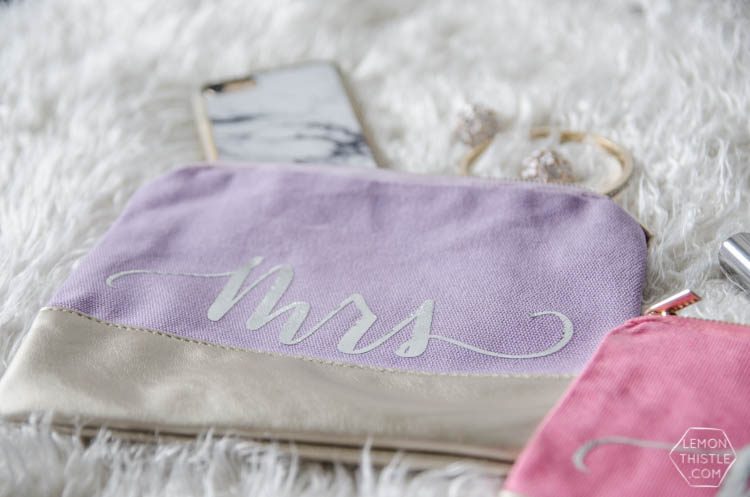 Handlettered pouches with FOIL transfer (foil on fabric!?) with free template for 'mrs'