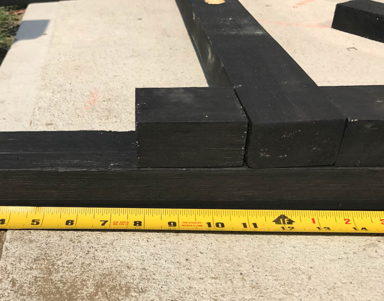 DIY Wooden Ladder Ball- Love the black and white look! Plus- chalkboard for score keeping