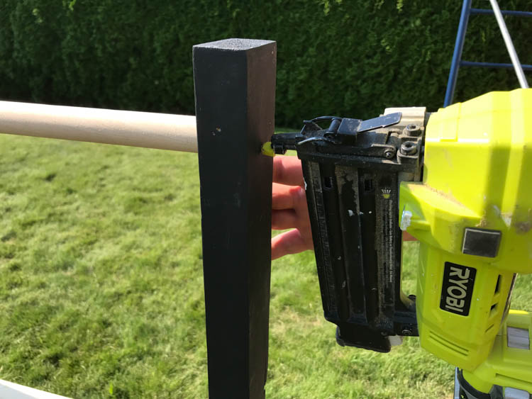 DIY Wooden Ladder Ball- Love the black and white look! Plus- chalkboard for score keeping