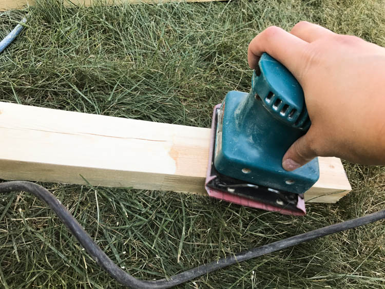 DIY Wooden Ladder Ball- Love the black and white look! Plus- chalkboard for score keeping