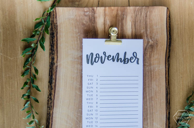 2018 Printable Calendars- Hand lettered script- so minimal and modern! Love how simple and elegant they are.