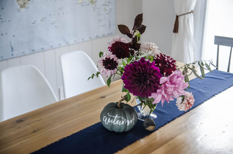 Love this natural and metallics autumn home tour