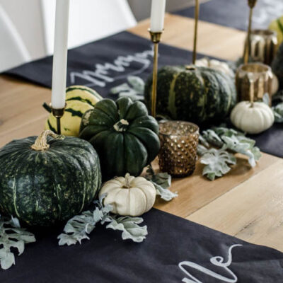 Chalkboard and natural autumn tablescape- so beautiful for a thanksgiving table