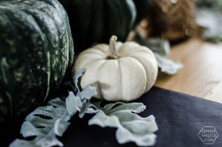 Chalkboard and natural autumn tablescape- so beautiful for a thanksgiving table