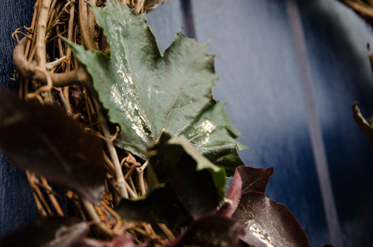 Organic and Foiled- Autumn Wreath with free printable hand lettering