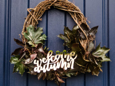 Organic and Foiled- Autumn Wreath with free printable hand lettering