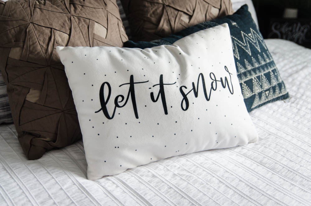 Let it Snow! Handlettered Holiday Throw pillow- love this elegant christmas lettering!