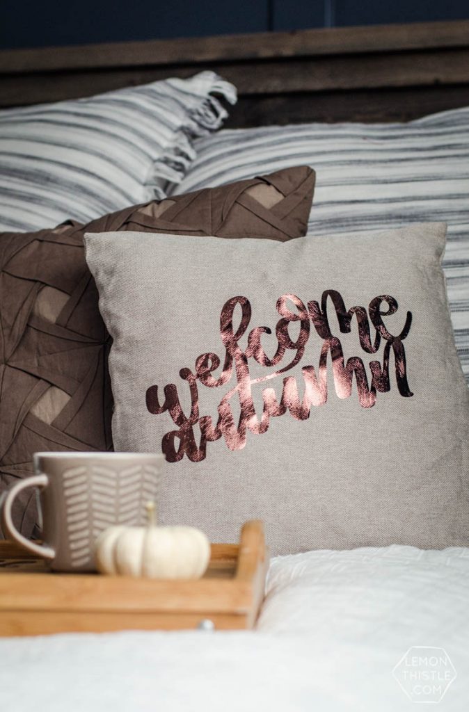 DIY Welcome Autumn Pillow- I love the hand lettered design on this one! And that foil is dreamy.