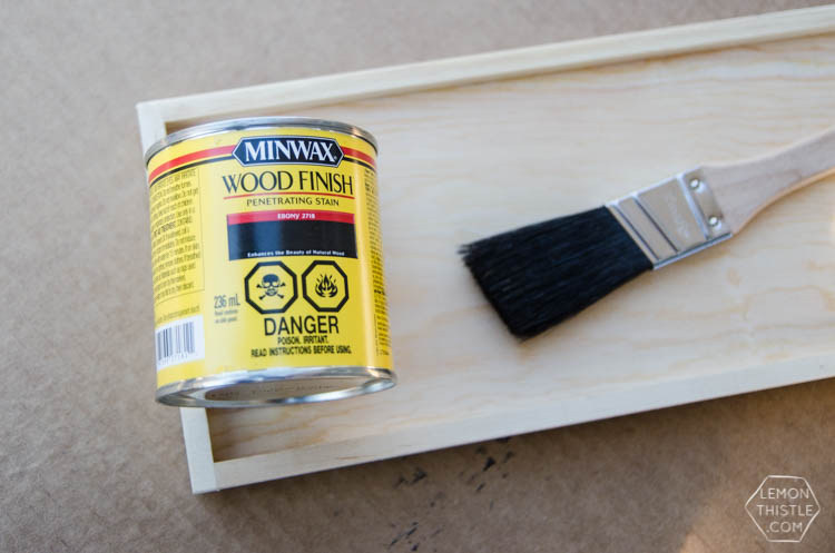 DIY Holiday Wooden Sign... I love this stain relief technique!