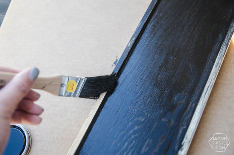 DIY Holiday Wooden Sign... I love this stain relief technique!