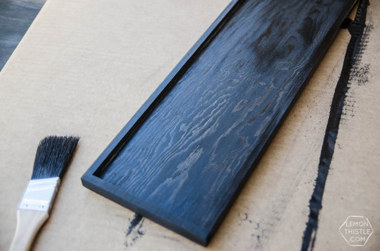 DIY Holiday Wooden Sign... I love this stain relief technique!