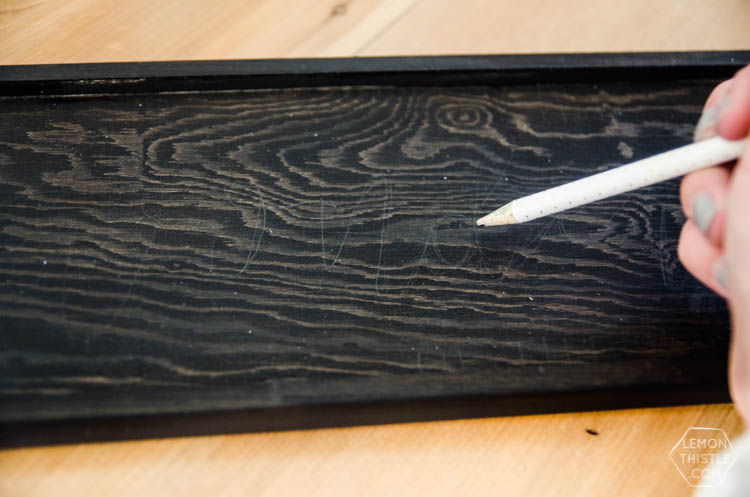 DIY Holiday Wooden Sign... I love this stain relief technique!