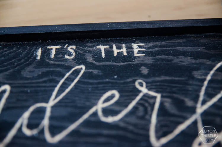 DIY Holiday Wooden Sign... I love this stain relief technique!