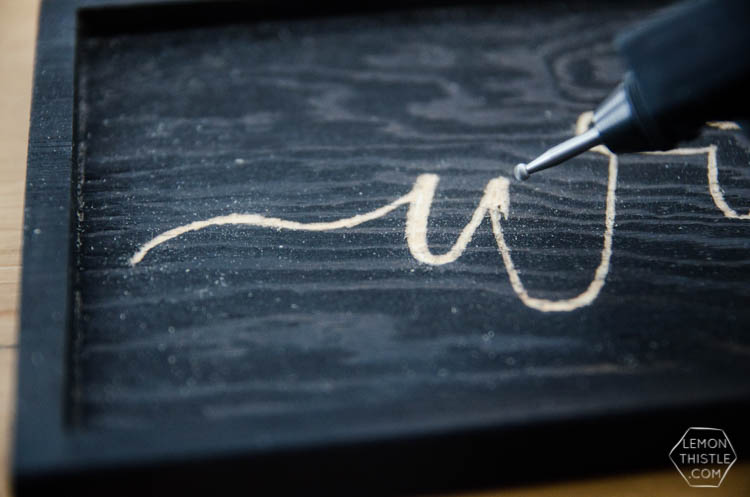 DIY Holiday Wooden Sign... I love this stain relief technique!