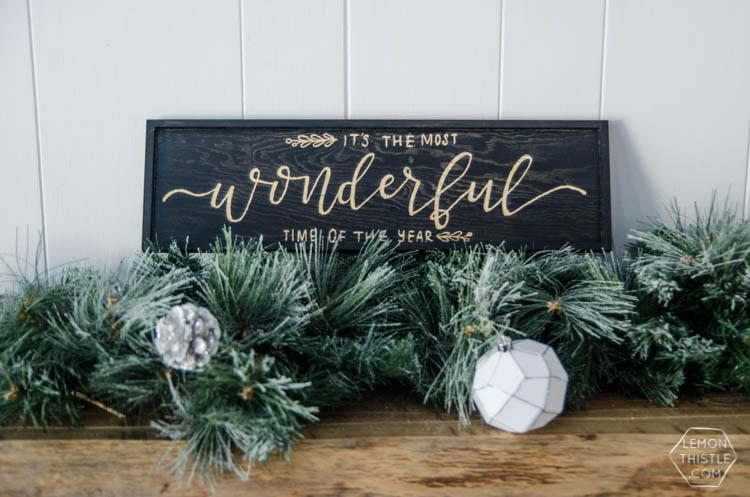 DIY Holiday Wooden Sign... I love this stain relief technique!