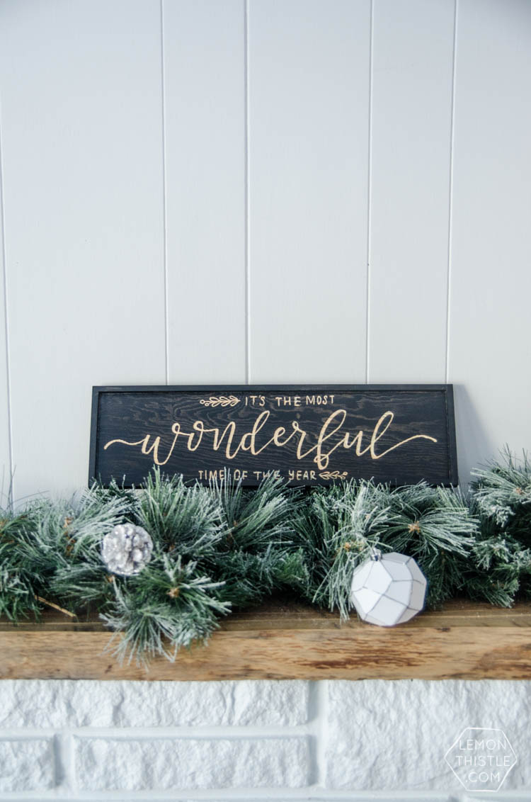 DIY Holiday Wooden Sign... I love this stain relief technique!