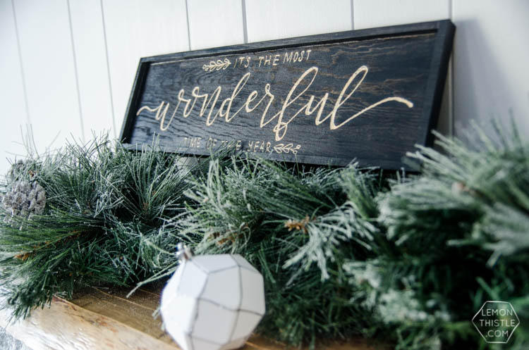 DIY Holiday Wooden Sign... I love this stain relief technique!