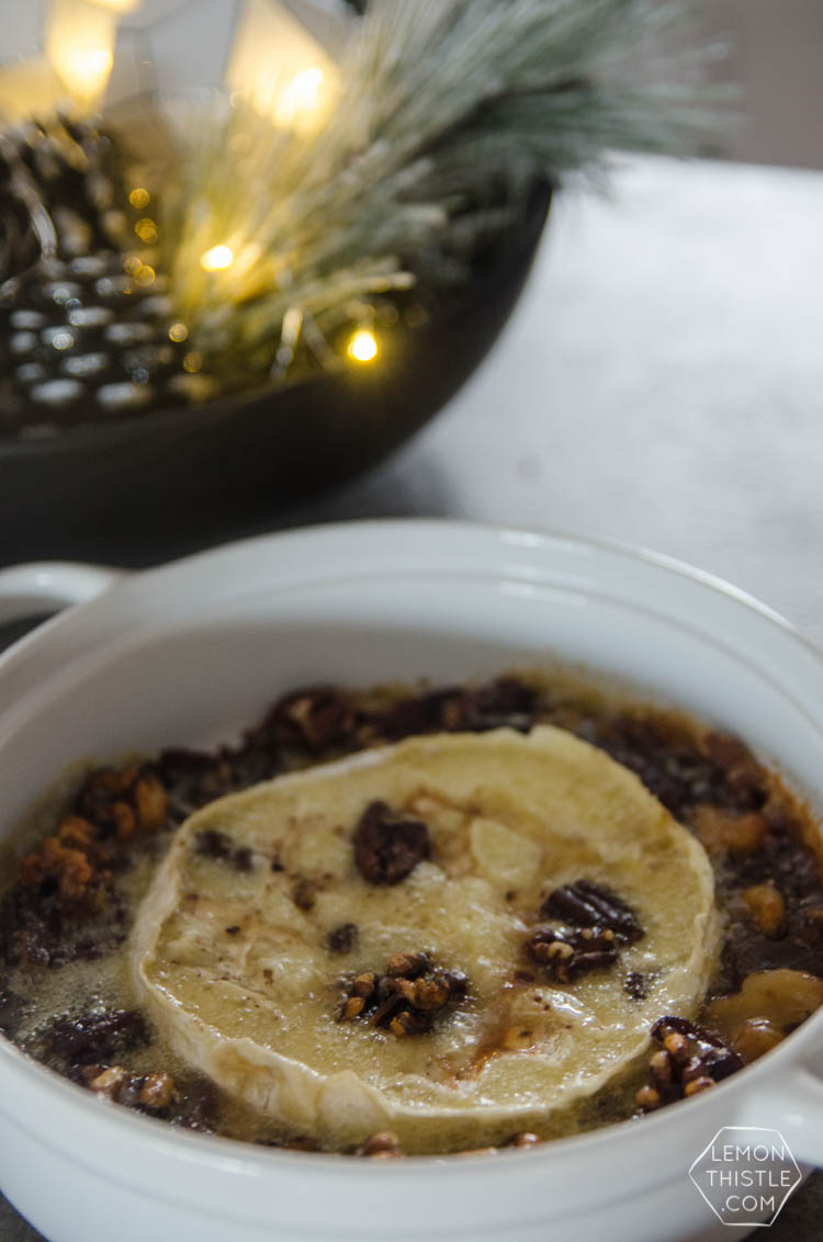 Holiday Open House- Modern Handlettered Free Printable Invitations and tent cards- perfect for a casual Christmas party!